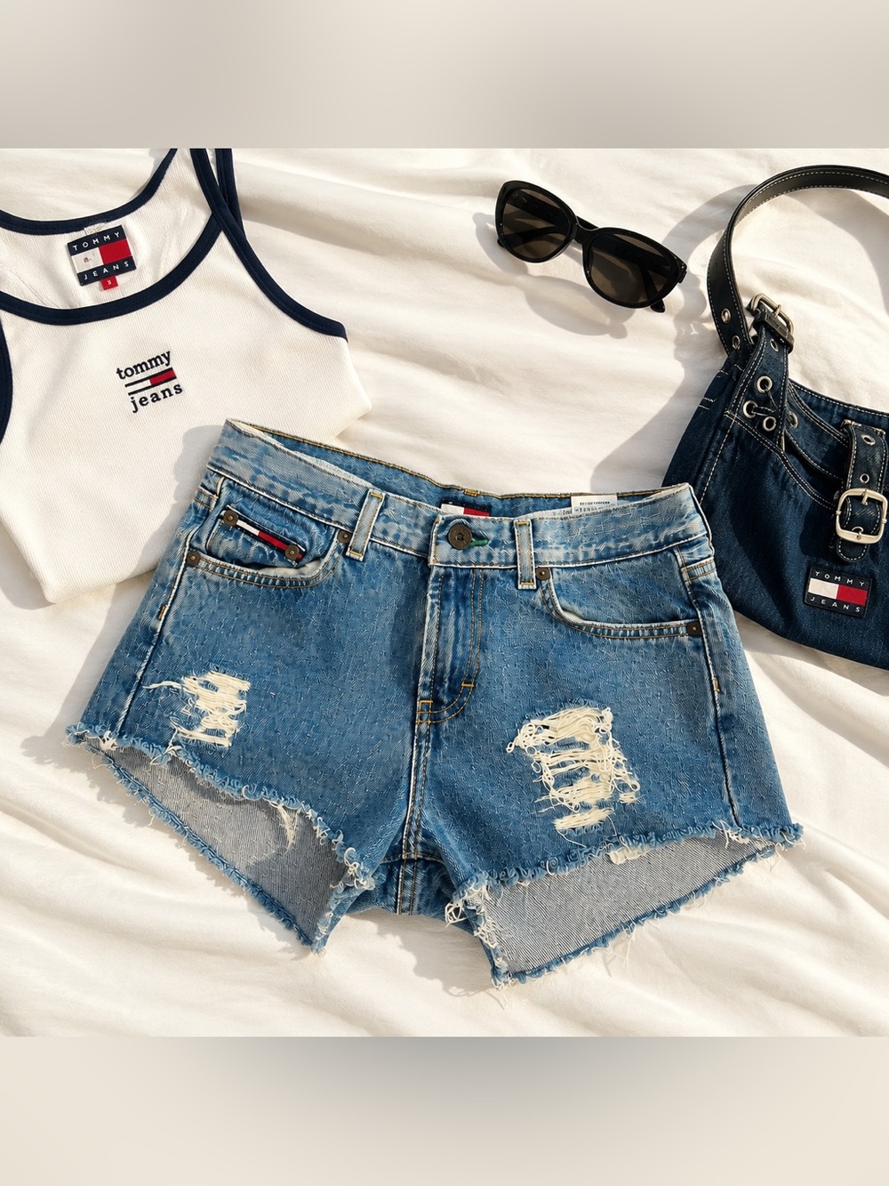 Vintage Tommy Jeans Raw Hem Denim Shorts 90s Y2K Grunge Festival Size 5